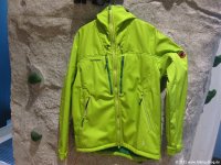 avers_jacket