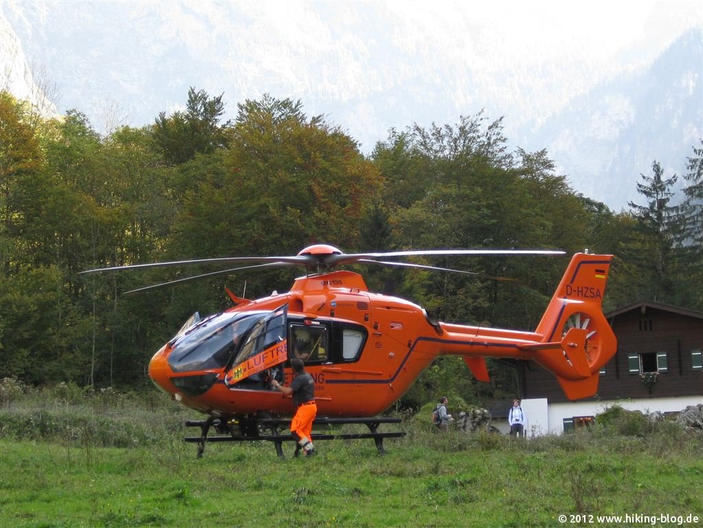 Rettungshubschrauber im Einsatz - Gut wenn eine Versicherung für Wanderer die Kosten für die Rettung übernimmt