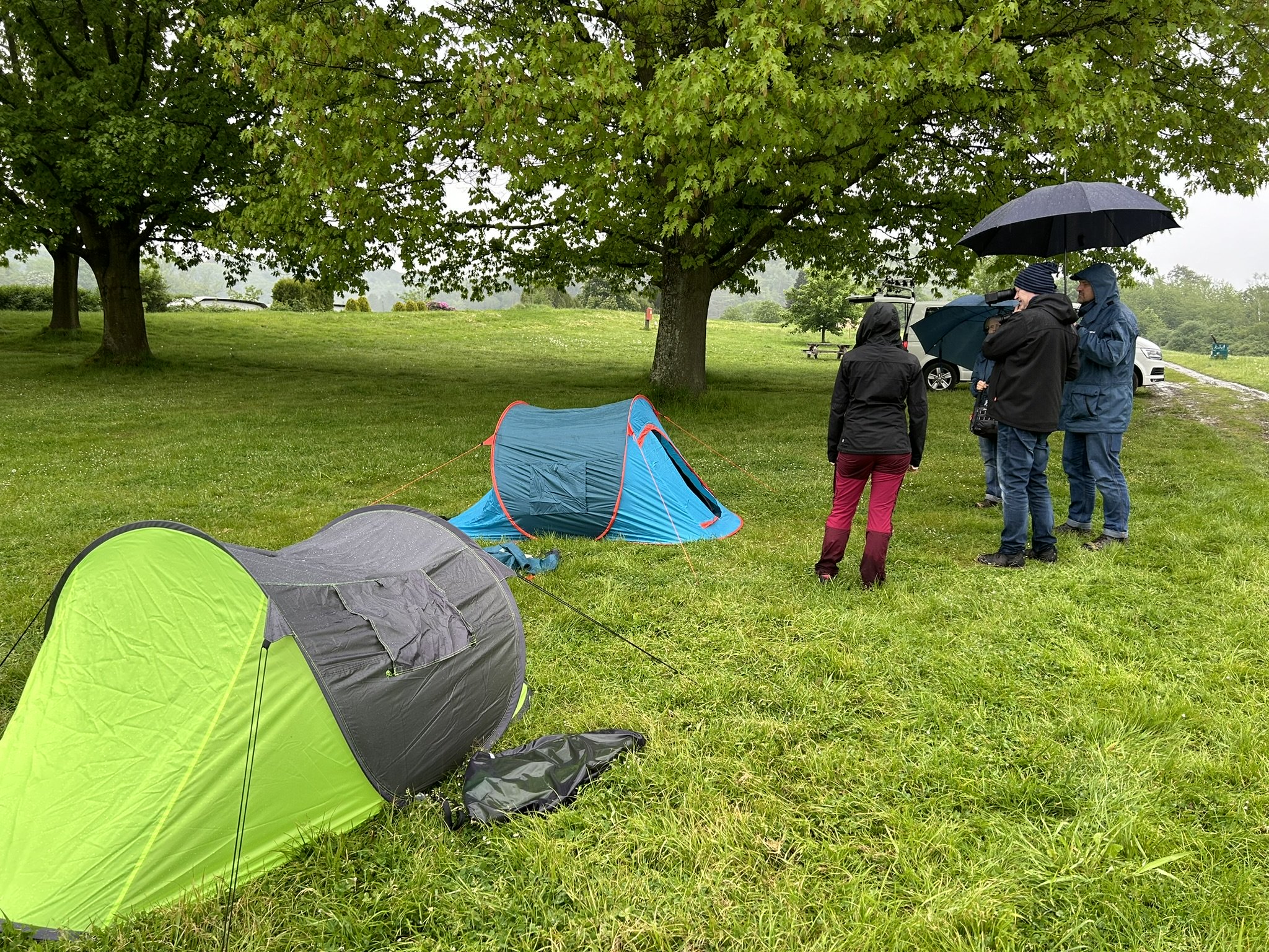 Strömender Regen beim Wurfzelt Test der WDR Servicezeit